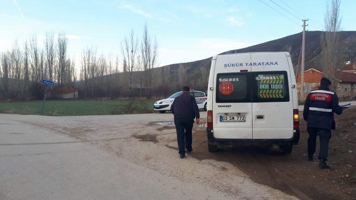 Şuhut’ta jandarma ekipleri okul servislerini denetledi G3