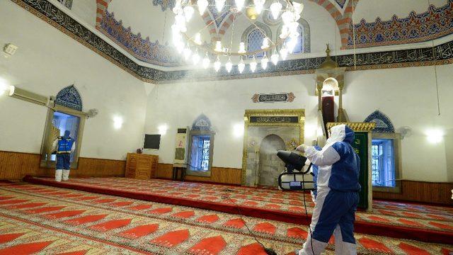 Yaşlı ve komşu evleri tatil edildi konserler ertelendi