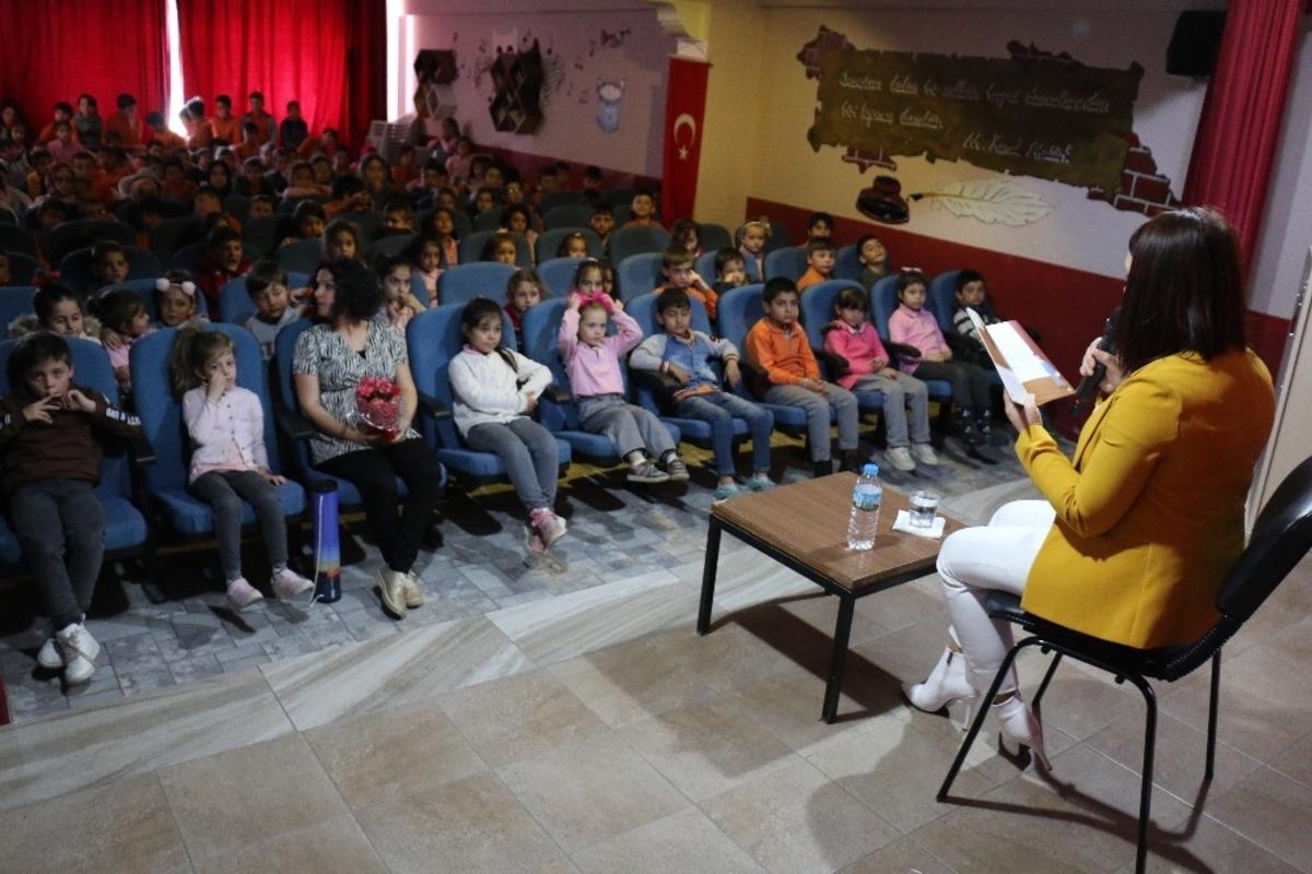 Beşeyl&uuml;l İlkokulunda &lsquo;Bir varmış, bir &ccedil;okmuş&rsquo; projesi