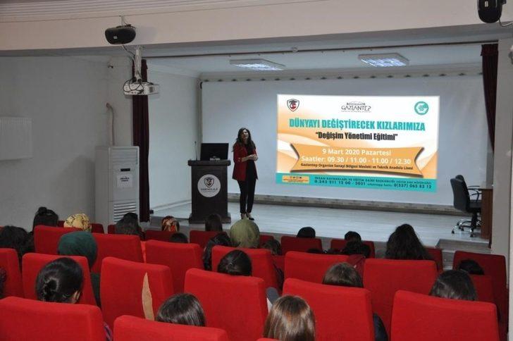 Büyükşehir’den kız öğrencilere “değişim yönetimi eğitimi” G5