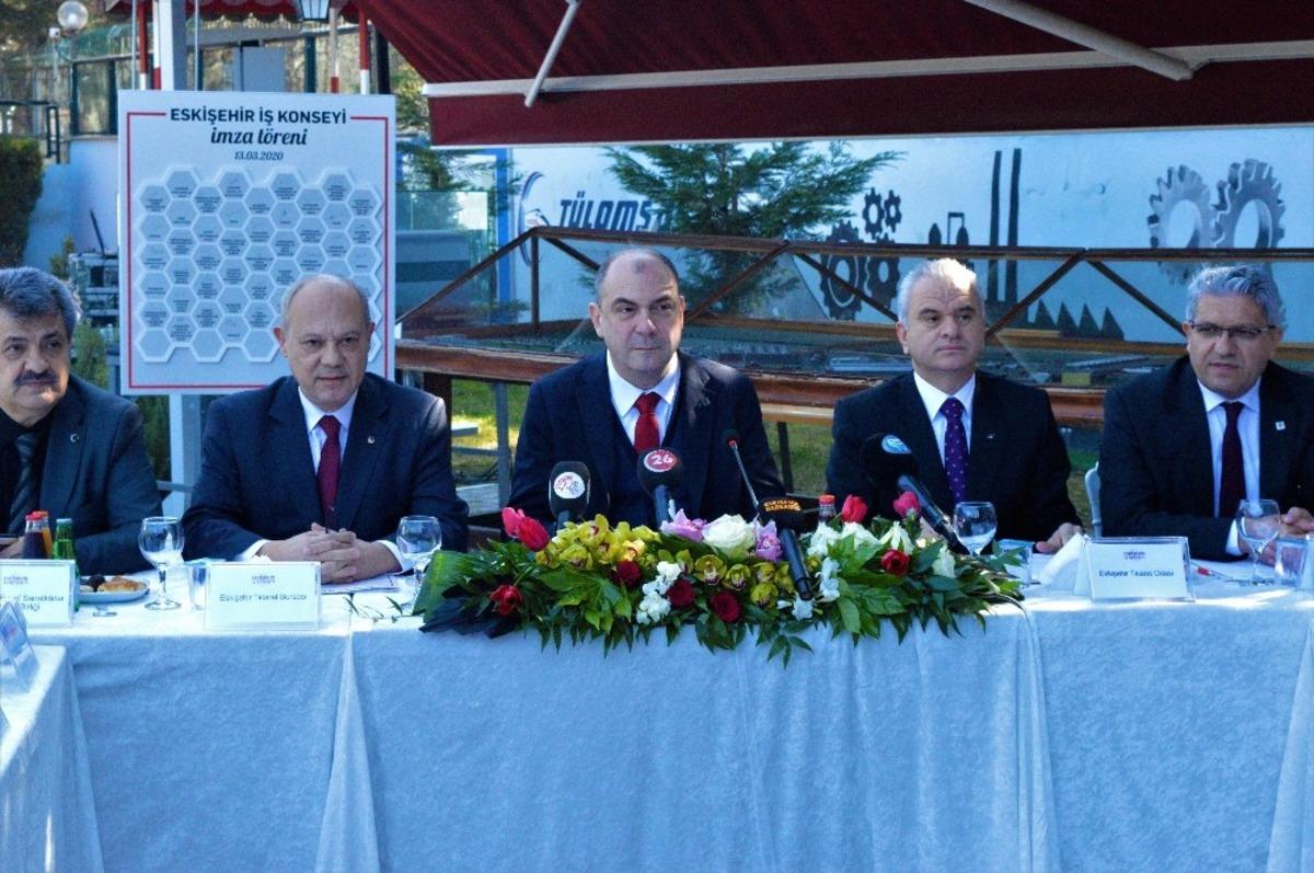 Eskişehir İş Konseyi imza t&ouml;reni ger&ccedil;ekleşti