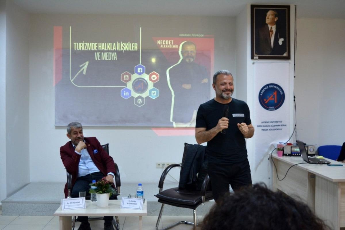 Serik G&uuml;ls&uuml;n-S&uuml;leyman S&uuml;ral MYO&rsquo;da Turizmde Halkla İlişkiler ve Medya Semineri