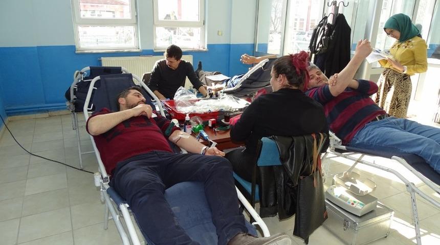 Hisarcık MYO &ouml;ğrencilerinden kan bağışına destek