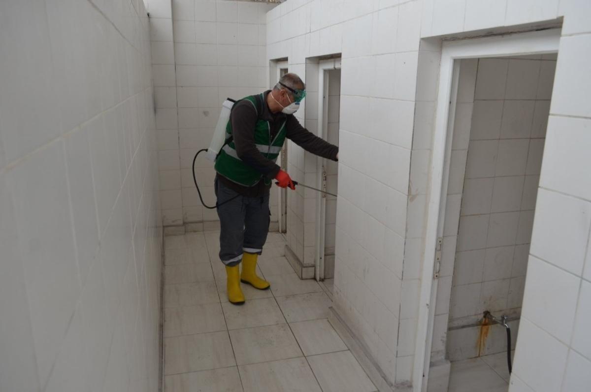 B&uuml;nyan Belediyesi Cuma namazı &ouml;ncesi camileri dezenfekte etti