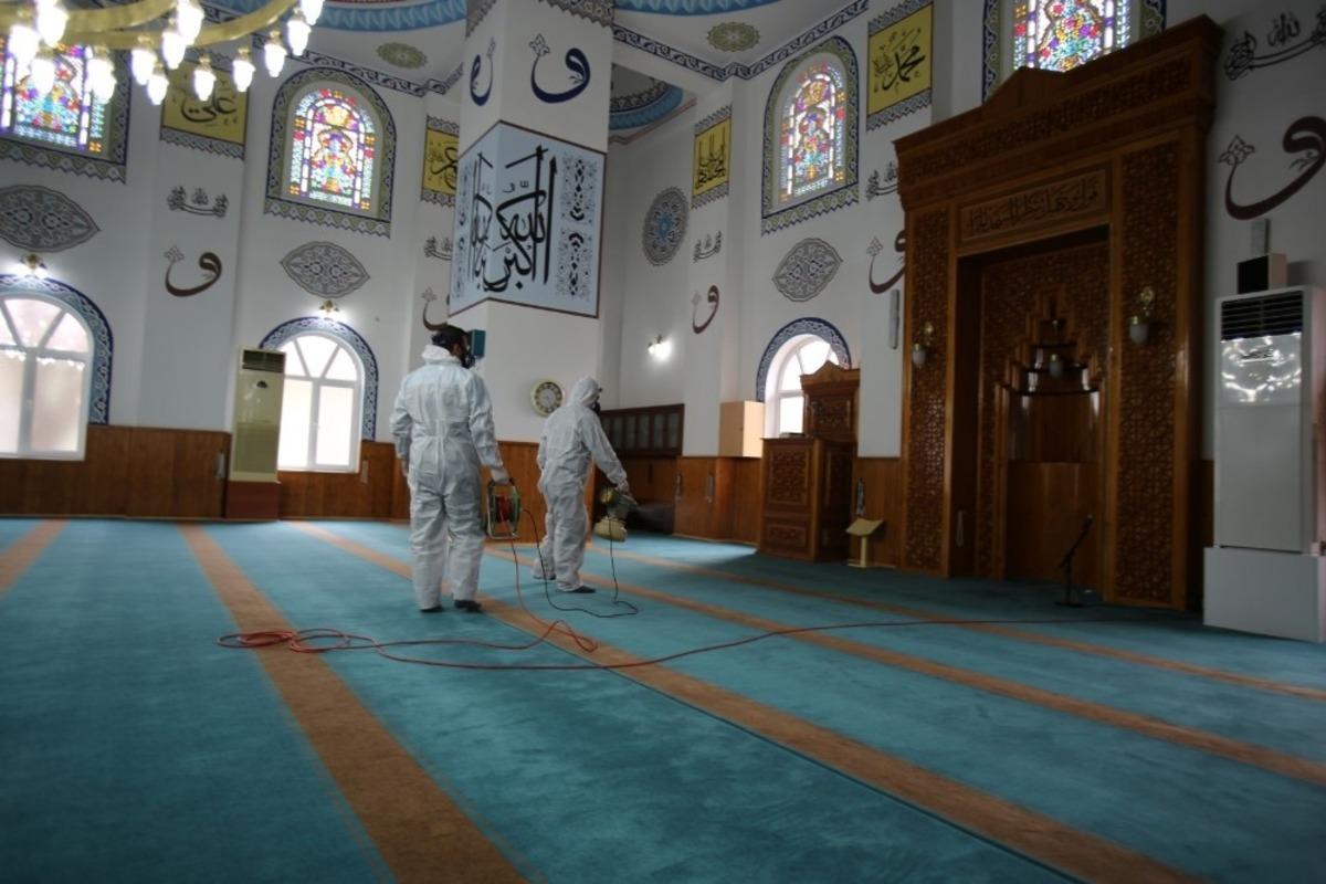 B&uuml;y&uuml;kşehir camileri dezenfekte ediyor