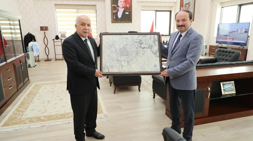 ETÜ Rektörü Çakmak’tan İl Emniyet Müdürü Aslan’a ziyaret