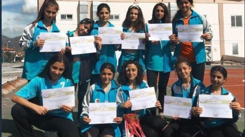 Vanlı Hokeyciler Türkiye üçüncüsü oldular