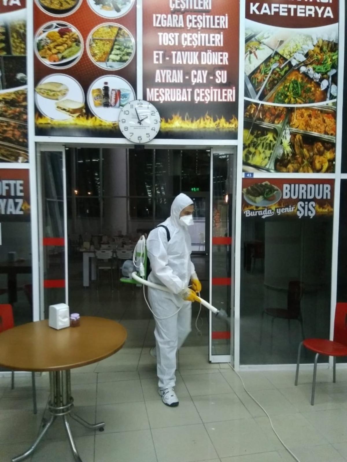 Burdur otogarında dezenfekte &ccedil;alışması