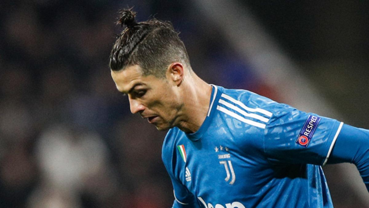 Ronaldo vir&uuml;sten korunmak i&ccedil;in ada aldı iddiası!