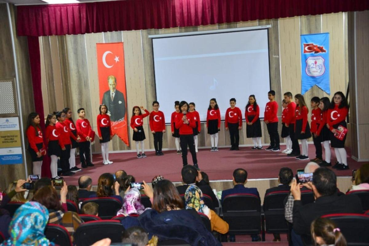 Ardahan&rsquo;da İstiklal Marşının kabul&uuml;n&uuml;n 99&rsquo;ncu yıl d&ouml;n&uuml;m&uuml; etkinliği