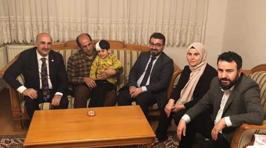 AK Parti İl Başkanı G&uuml;r Ankara&rsquo;da tedavi g&ouml;ren Ahmet&rsquo;i ziyaret etti