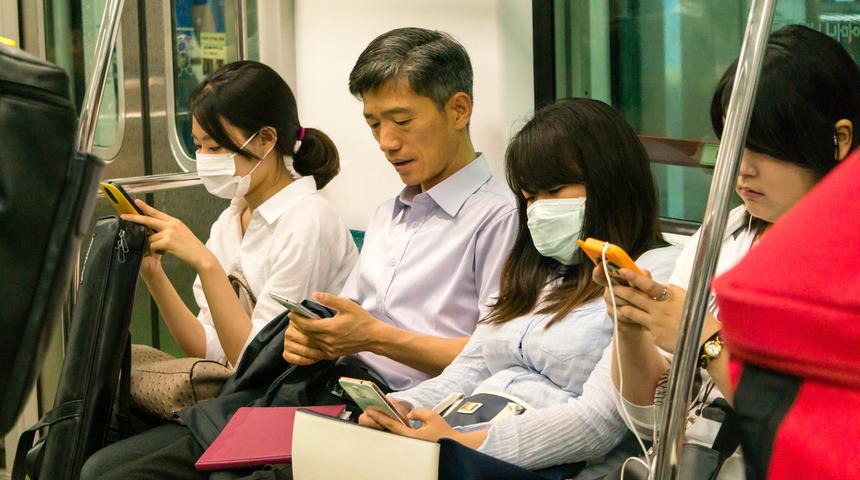 Dikkat &ccedil;eken koronavir&uuml;s uyarısı: İnternet kafe ve cep telefonlarına dikkat!