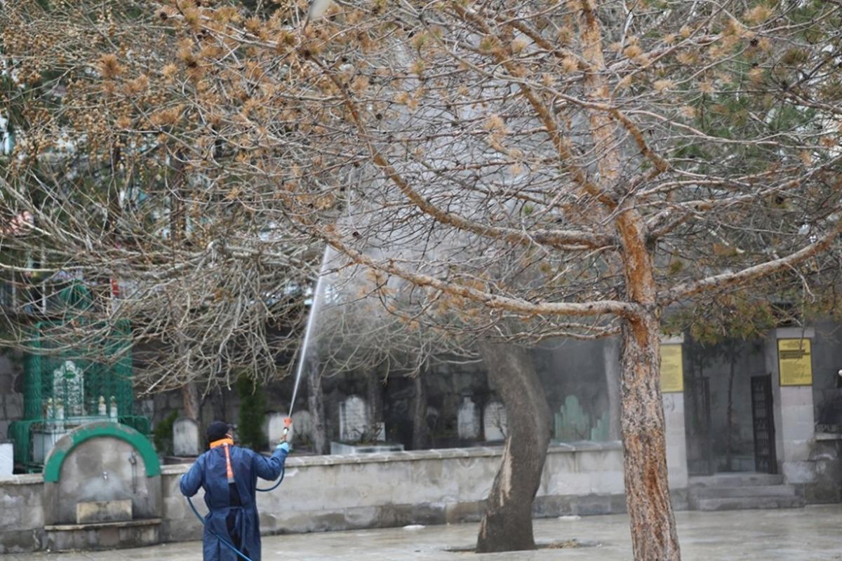 Sivas&rsquo;ta dezenfekte ve ila&ccedil;lama &ccedil;alışmaları aralıksız devam ediyor
