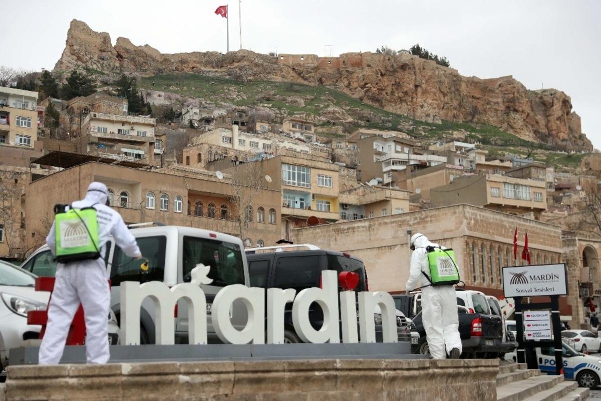 Mardin B&uuml;y&uuml;kşehir Belediyesi dezenfekte &ccedil;alışmalarına hız verdi