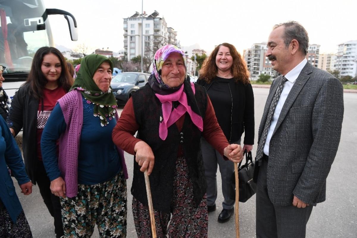 &Ccedil;ift&ccedil;i kadınlar ilk kez sinemaya girdi