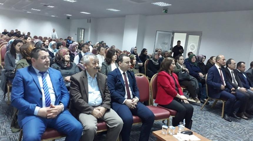 Milli m&uuml;cadeledenin kahraman kadınları Devrekani&rsquo;de konuşuldu