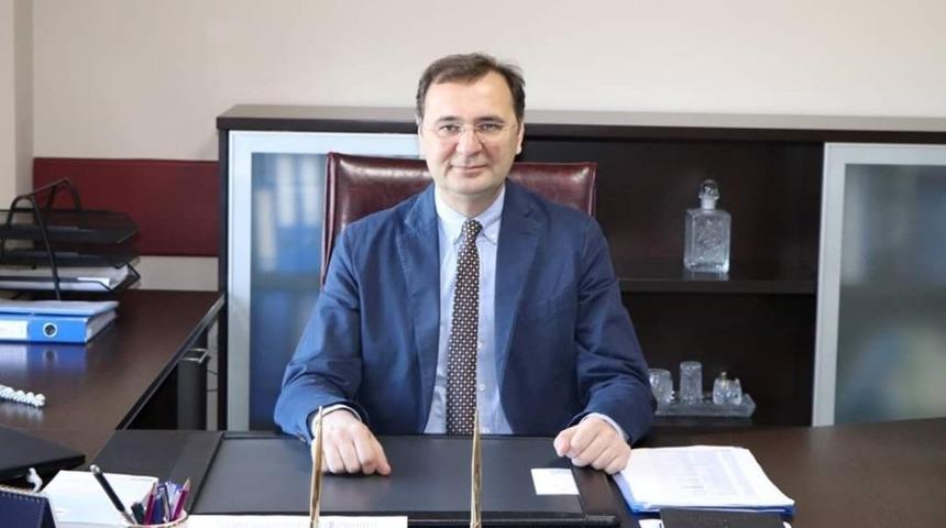 Başhekim Orhan &Ouml;zatik: "Sağlık &ccedil;alışanları onurlu ve kutsal bir g&ouml;revi ifade ediyor"