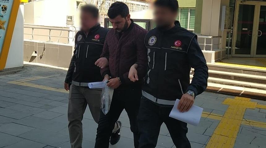 Evinde 7 kilogram uyuşturucuyla yakalanan ş&uuml;pheli tutuklandı