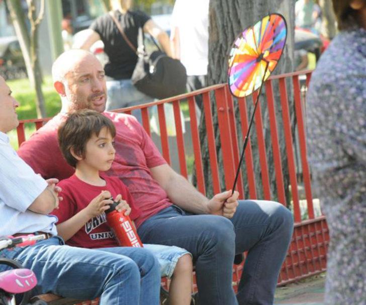 Ünlü çift piknik keyfi yaptı G3