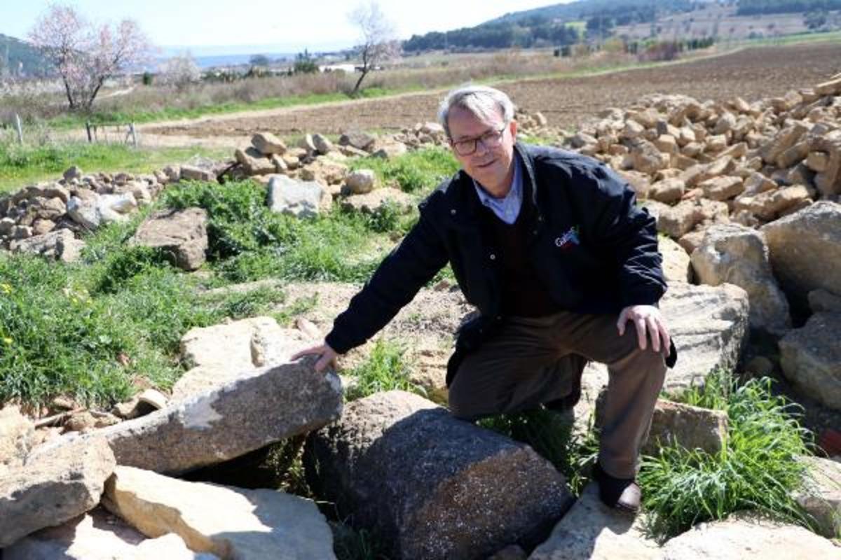 Profes&ouml;rden su&ccedil;&uuml;st&uuml;! 2 bin yıllık antik kenti soymak isterken yakalandı