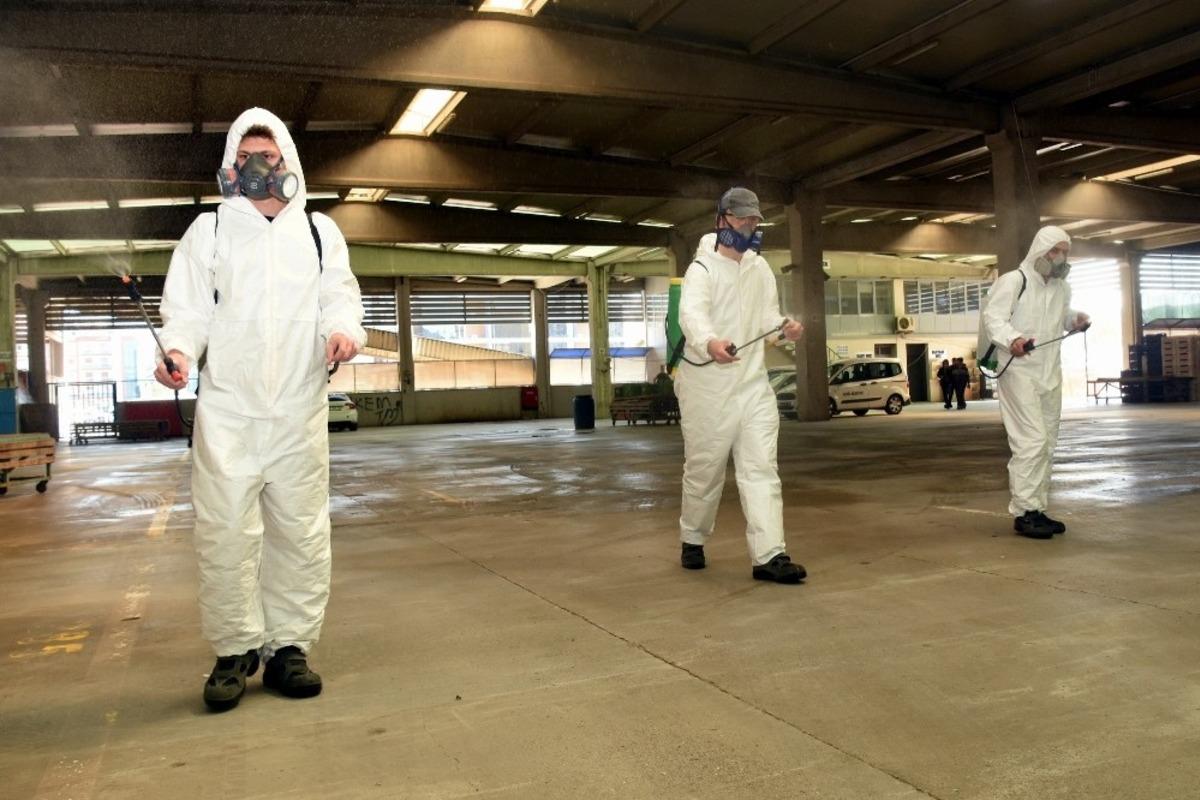 Aliağa&rsquo;da dezenfekte &ccedil;alışmaları aralıksız s&uuml;r&uuml;yor