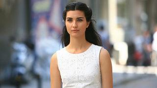 Tuba Büyüküstün'den şok imaj