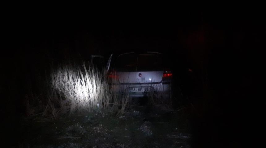 Yoldan &ccedil;ıkan otomobil şarampole yuvarlandı: 1 yaralı