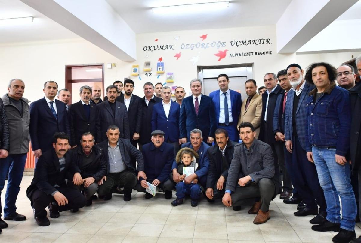 Mahalle toplantısı d&uuml;zenlenip okul ziyaret edildi