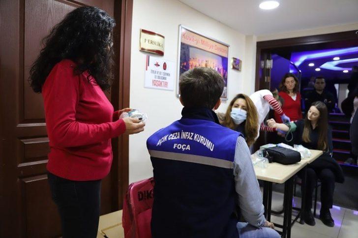 Foça Açık Ceza İnfaz Kurumunda koronavirüs semineri G3