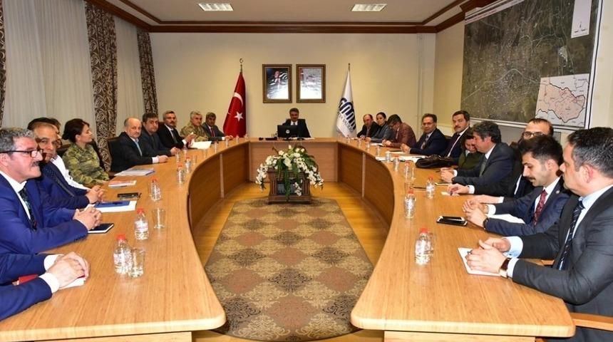 Korona vir&uuml;sten korunma toplantısı yapıldı