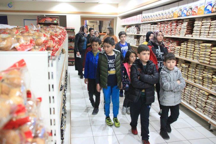 Öğrenciler birincilik ödülünü hayır kurumuna bağışladılar G2