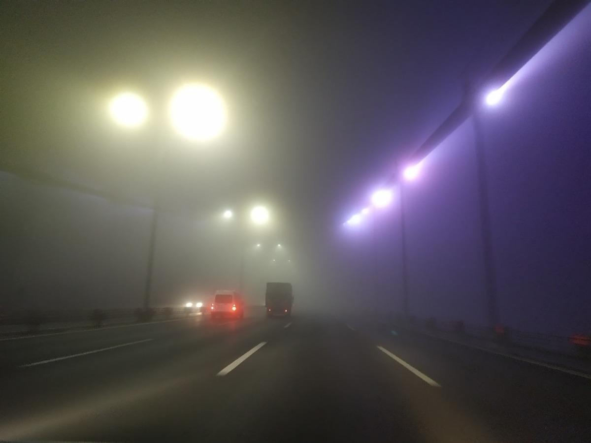 İstanbul&rsquo;da sis g&ouml;r&uuml;ş mesafesini 50 metreye d&uuml;ş&uuml;rd&uuml;