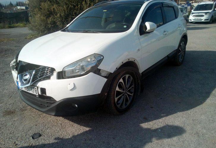 Çekicinin yoldan kaldırdığı aracını dağılmış halde buldu G3