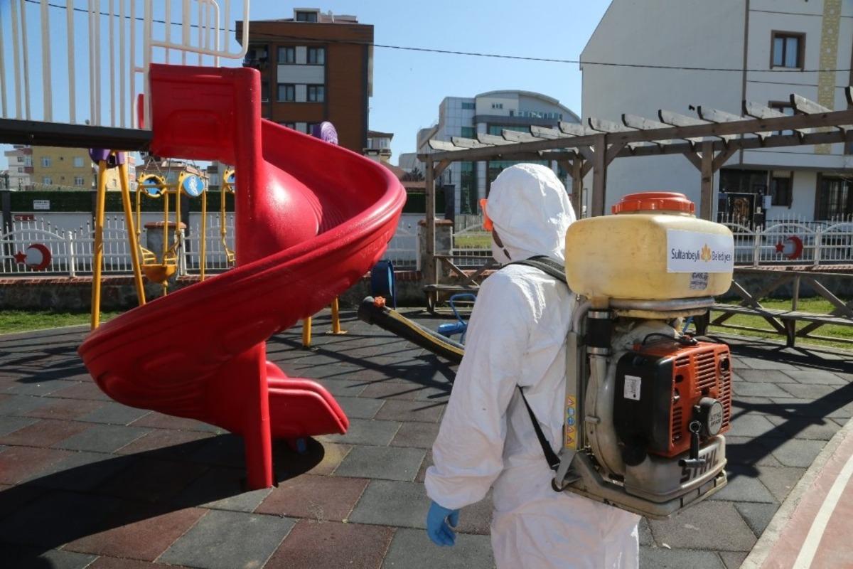 Sultanbeyli il&ccedil;esi genelinde dezenfekte &ccedil;alışmaları hızla devam ediyor