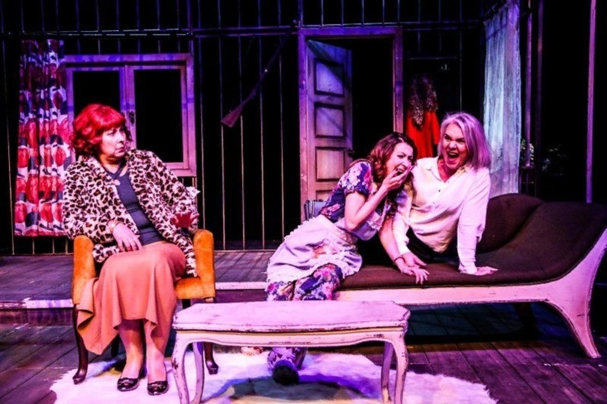 Van Devlet Tiyatrosu nisan ayı sonuna kadar perdelerini kapattı