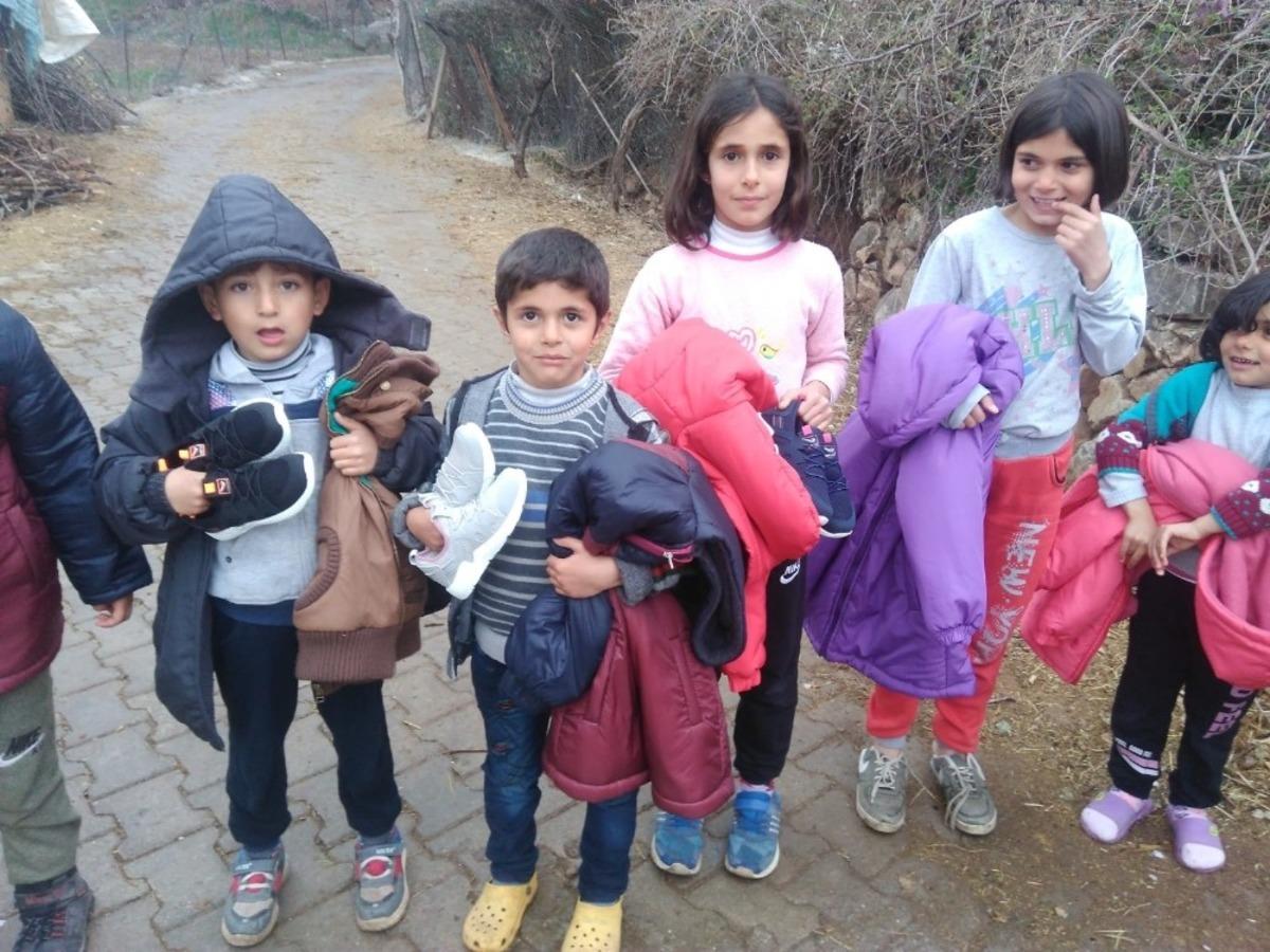 Hayırsever vatandaş, memleketindeki &ccedil;ocukları unutmadı