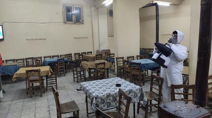 Vatandaşların yoğunlukta olduğu yerler dezenfekte ediliyor