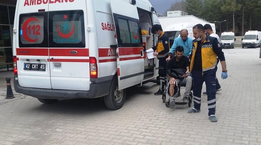 Kulu&rsquo;da motosiklet kamyonete &ccedil;arptı: 2 yaralı