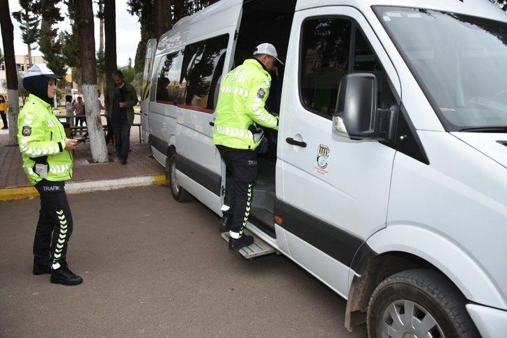 Okul çevrelerinde 2 bin 885 kişi sorgulandı, 7 aranan şahıs yakalandı G2