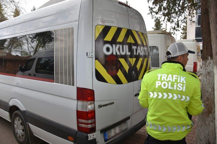 Okul çevrelerinde 2 bin 885 kişi sorgulandı, 7 aranan şahıs yakalandı G3