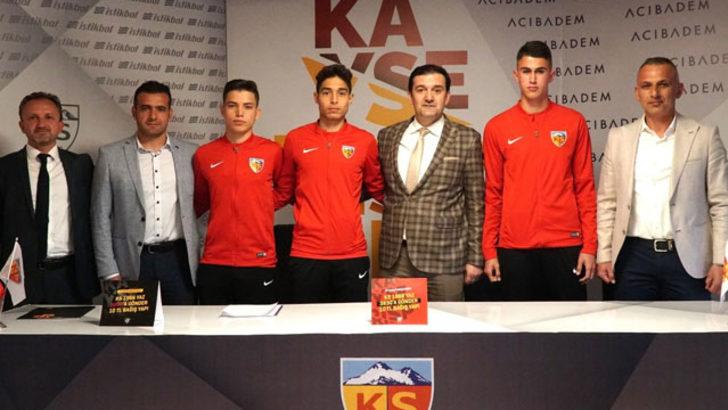 Kayserispor'dan altyapıdaki 3 futbolcuya profesyonel sözleşme