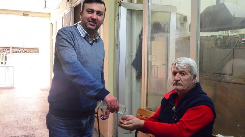 Korona kolonya geleneğini hatırlattı