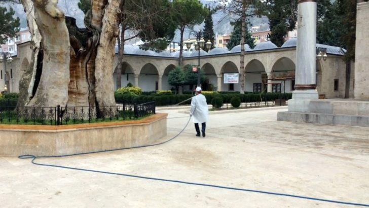 Camiler korona virüsüne karşı dezenfekte edildi G3