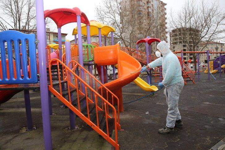 Melikgazi’de okullar ve parklar ilaçlanıyor G2