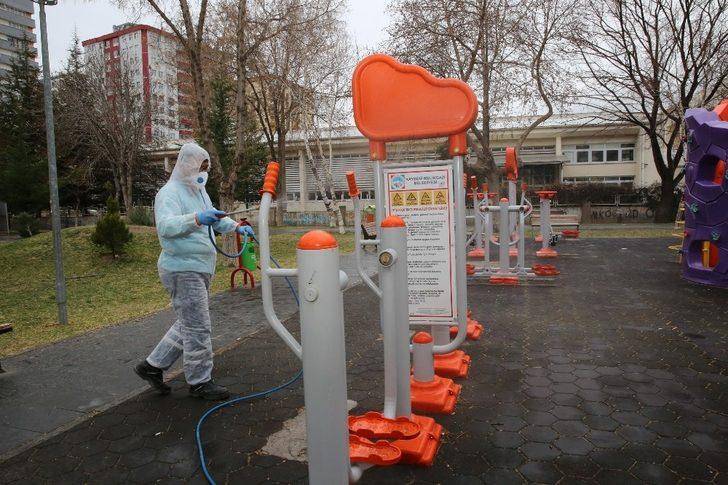 Melikgazi’de okullar ve parklar ilaçlanıyor G4