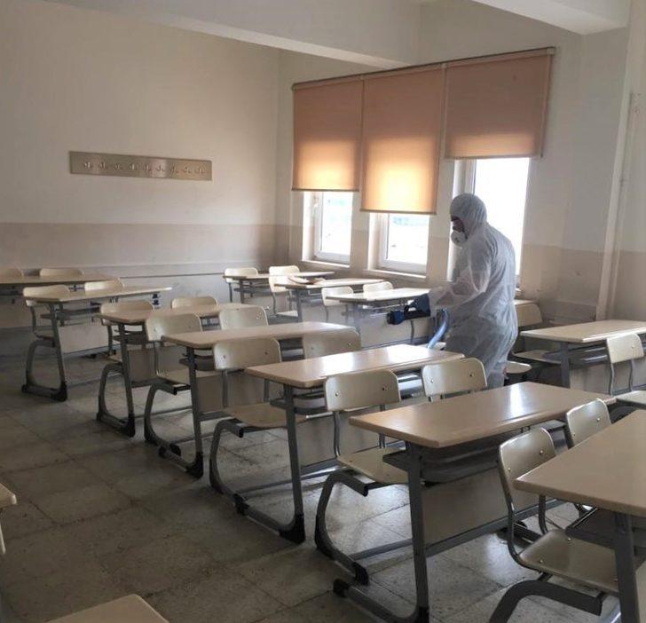 Melikgazi’de okullar ve parklar ilaçlanıyor G5