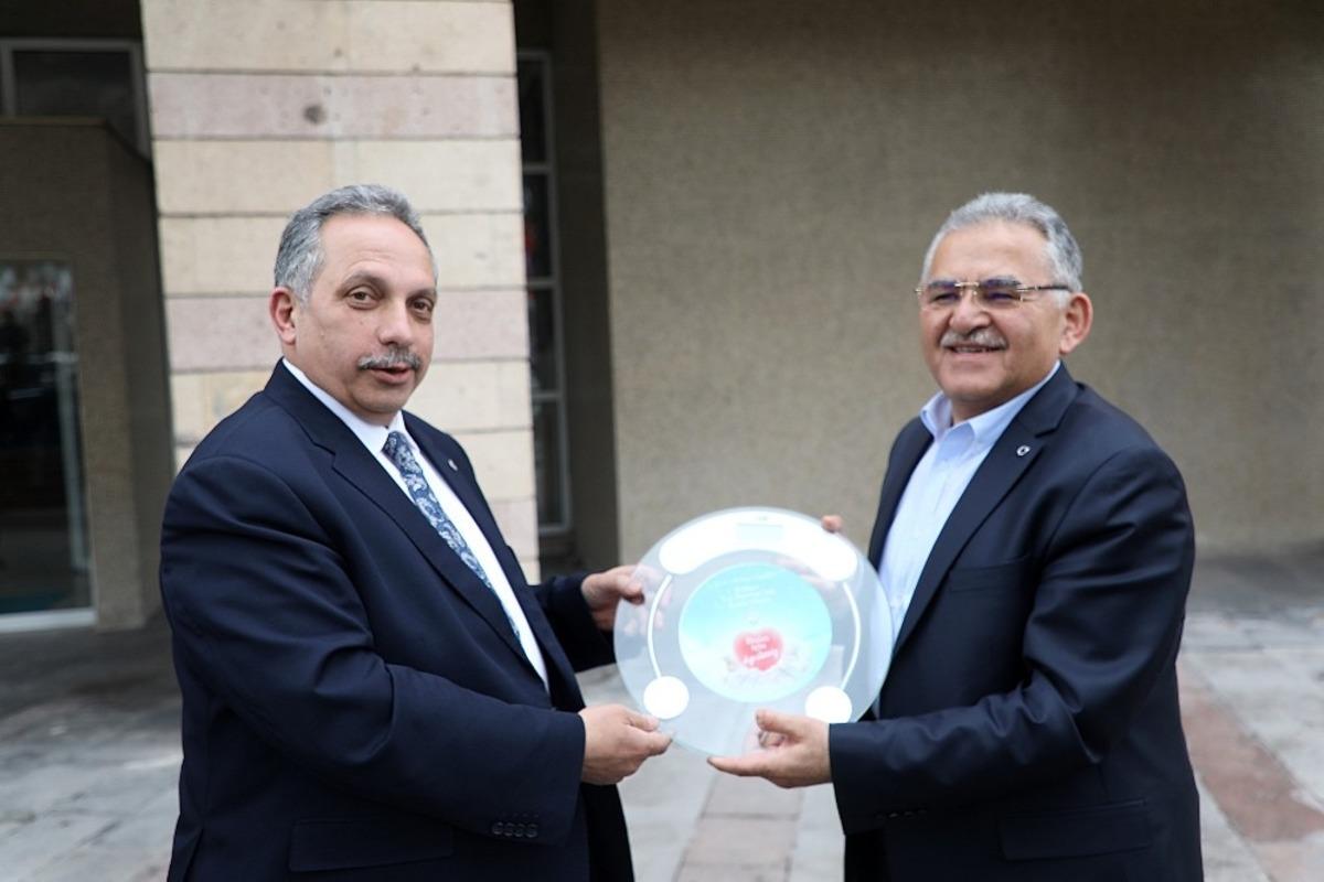 Başkan Yal&ccedil;ın&rsquo;dan Tıp Bayramı hediyesi