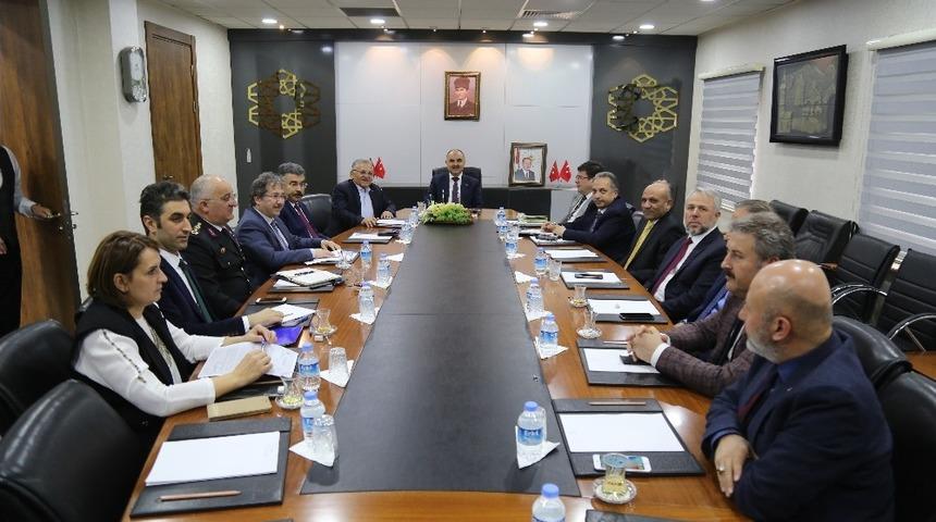 Vali G&uuml;naydın başkanlığında korona vir&uuml;s toplantısı