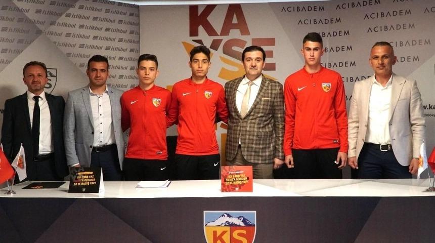 Kayserispor 3 futbolcu ile s&ouml;zleşme yaptı