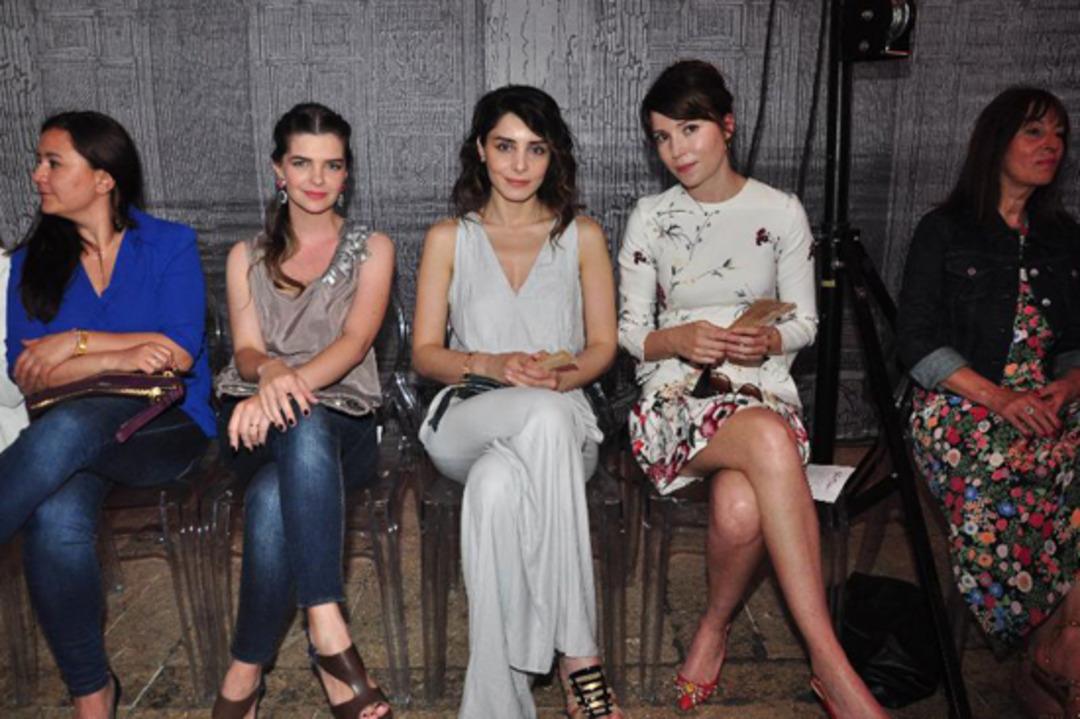 Sultanlardan bikini a&ccedil;ıklaması